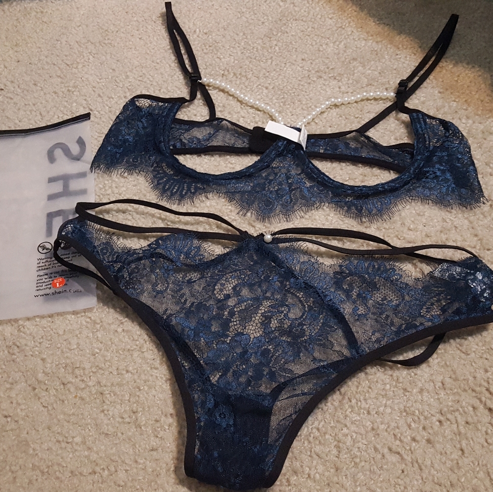 Brand new two piece set